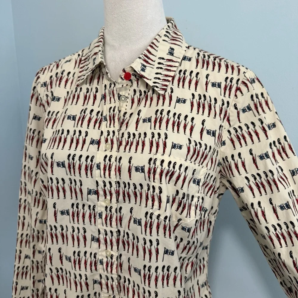 BODEN Beefeater Royal Guard print button front Blouse Size 10R - Picture 3 of 8
